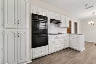 2242 Carmel Dr, Carrollton, TX 75006 - Photo 11