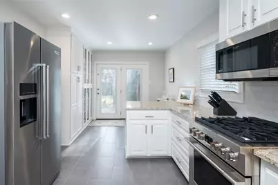 5924 McCommas Boulevard, Dallas, TX 75206 - Photo 17