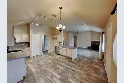 916 Silver Streak Drive, Saginaw, TX 76131 - Photo 5