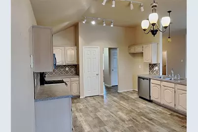 916 Silver Streak Drive, Saginaw, TX 76131 - Photo 7