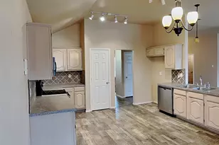 916 Silver Streak Dr, Saginaw, TX 76131 - Photo 7