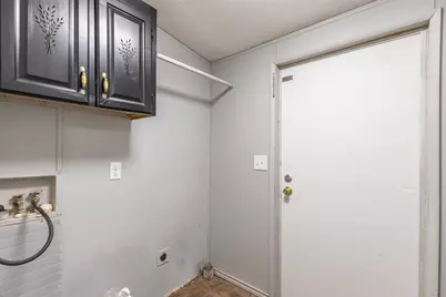 709 Gibson Street, Tye, TX 79603 - Photo 19