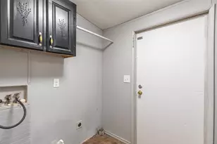 709 Gibson St, Tye, TX 79603 - Photo 19