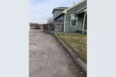 3120 N Main Street, Fort Worth, TX 76106 - Photo 3