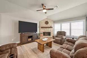 916 Cumberland St, McGregor, TX 76657 - Photo 5