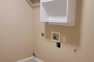 1404 Hummingbird Ct, Crowley, TX 76036 - Photo 5