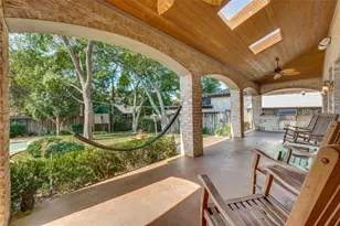 8605 Labron Ave, Dallas, TX 75209 - Photo 37