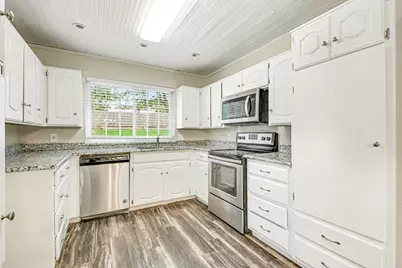 2424 Meadow Creek, Bedford, TX 76021 - Photo 5