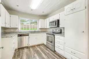 2424 Meadow Creek, Bedford, TX 76021 - Photo 5