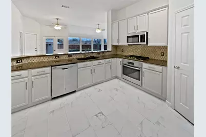 3856 Pine Valley Drive, Plano, TX 75025 - Photo 13