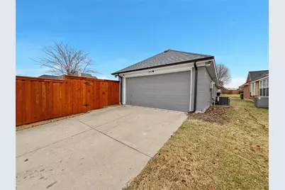 3856 Pine Valley Drive, Plano, TX 75025 - Photo 35