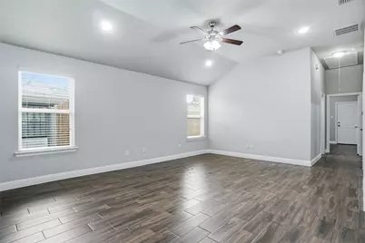 505 W Boyce Avenue, Fort Worth, TX 76115 - Photo 5