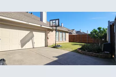 1304 Hillcrest Drive, Allen, TX 75002 - Photo 27