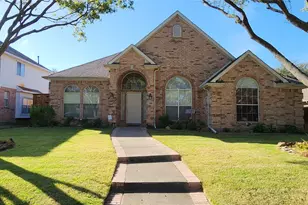 1304 Hillcrest Dr, Allen, TX 75002 - Photo 1