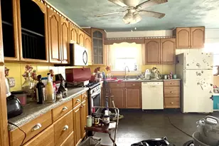 613 W Main St, Crowley, TX 76036 - Photo 11