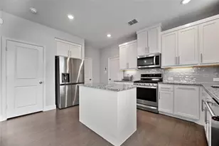 4701 Smokey Quartz Ln, Arlington, TX 76005 - Photo 3