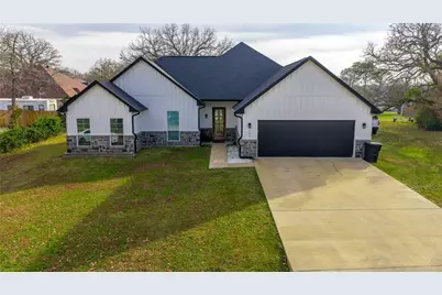 105 San Felipe Drive, Mabank, TX 75156 - Photo 1