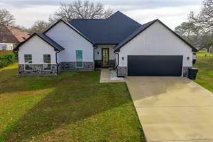 105 San Felipe Dr, Mabank, TX 75156 - Photo 1