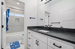 105 San Felipe Dr, Mabank, TX 75156 - Photo 17