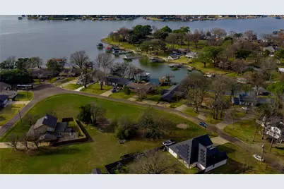 105 San Felipe Drive, Mabank, TX 75156 - Photo 33