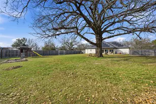 105 San Felipe Dr, Mabank, TX 75156 - Photo 23
