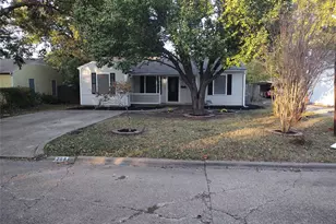 208 Almond St, Waxahachie, TX 75165 - Photo 1