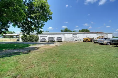 1092 W Highway 199, Springtown, TX 76082 - Photo 21