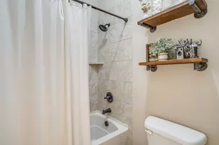 976 Tara Dr, Burleson, TX 76028 - Photo 33