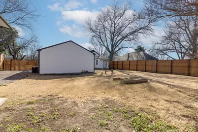 305 W Avenue Avenue E, Garland, TX 75040 - Photo 25