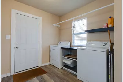 305 W Avenue Avenue E, Garland, TX 75040 - Photo 17