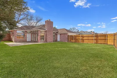 2912 Olympia Drive, Grand Prairie, TX 75052 - Photo 11