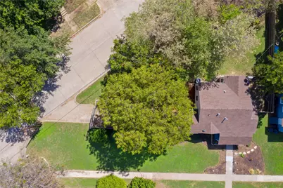 3909 Locke Avenue, Fort Worth, TX 76107 - Photo 3