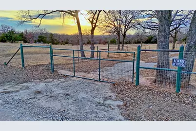 584 W Alamo Road, Bowie, TX 76230 - Photo 29