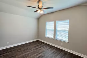 8101 Scott Ln, Greenville, TX 75402 - Photo 13