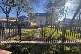 4838 Wisteria St, Dallas, TX 75211 - Photo 5