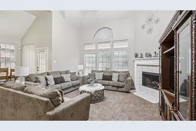 4703 Enchanted Bay Boulevard, Arlington, TX 76016 - Photo 9