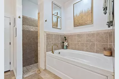 6506 Colonial Drive, Granbury, TX 76049 - Photo 17