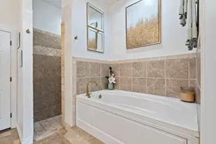 6506 Colonial Dr, Granbury, TX 76049 - Photo 17