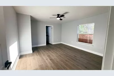 2526 Bethurum Avenue, Dallas, TX 75215 - Photo 7