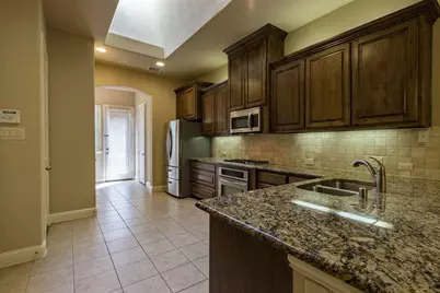 10552 Steinbeck Lane, Irving, TX 75063 - Photo 9