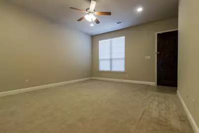 10552 Steinbeck Lane, Irving, TX 75063 - Photo 3