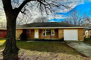 1103 Fair Ave, Gainesville, TX 76240 - Photo 1