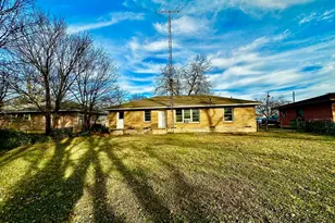 1103 Fair Ave, Gainesville, TX 76240 - Photo 17