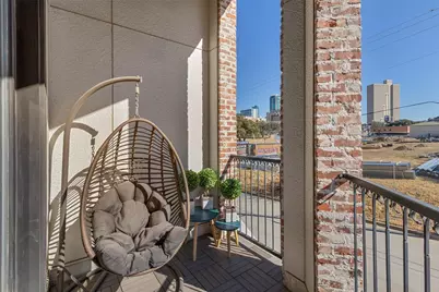 916 W Peach Street, Fort Worth, TX 76102 - Photo 27
