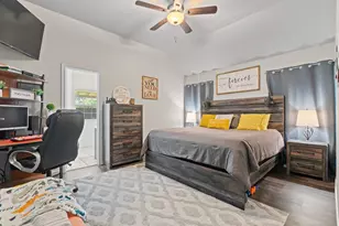 1404 Hyde Park Blvd, Cleburne, TX 76033 - Photo 13