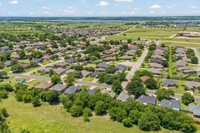 1404 Hyde Park Boulevard, Cleburne, TX 76033 - Photo 37