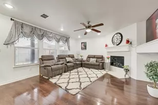 2012 Burnet Dr, Grand Prairie, TX 75052 - Photo 9