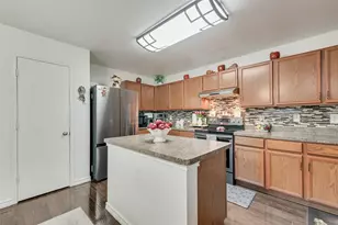 2012 Burnet Dr, Grand Prairie, TX 75052 - Photo 13