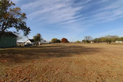 9217 Sunrise Drive, Fort Worth, TX 76134 - Photo 5