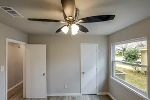 341 NW Summercrest Blvd, Burleson, TX 76028 - Photo 17